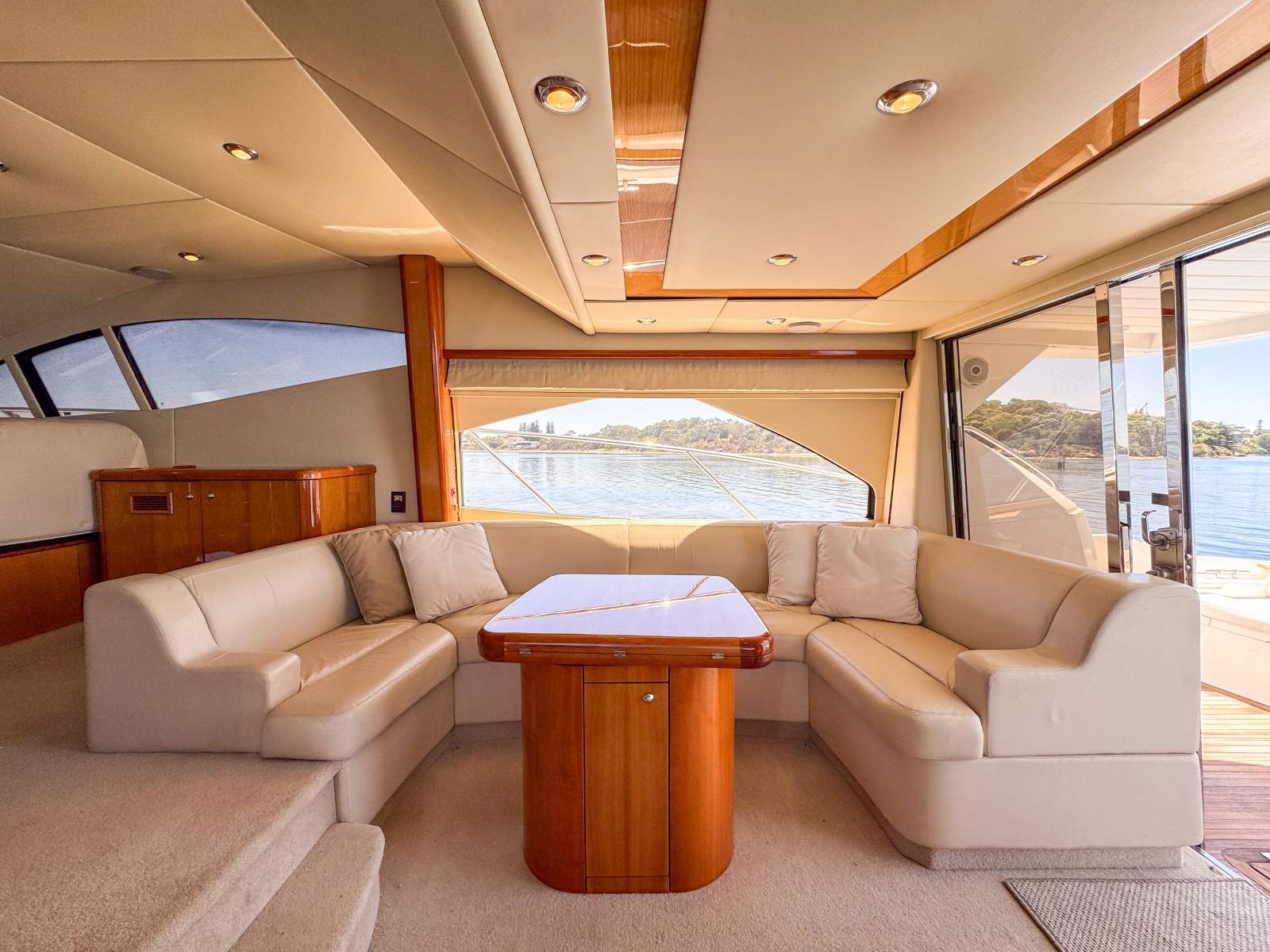 2005 SUNSEEKER MANHATTAN 50 CRUISER