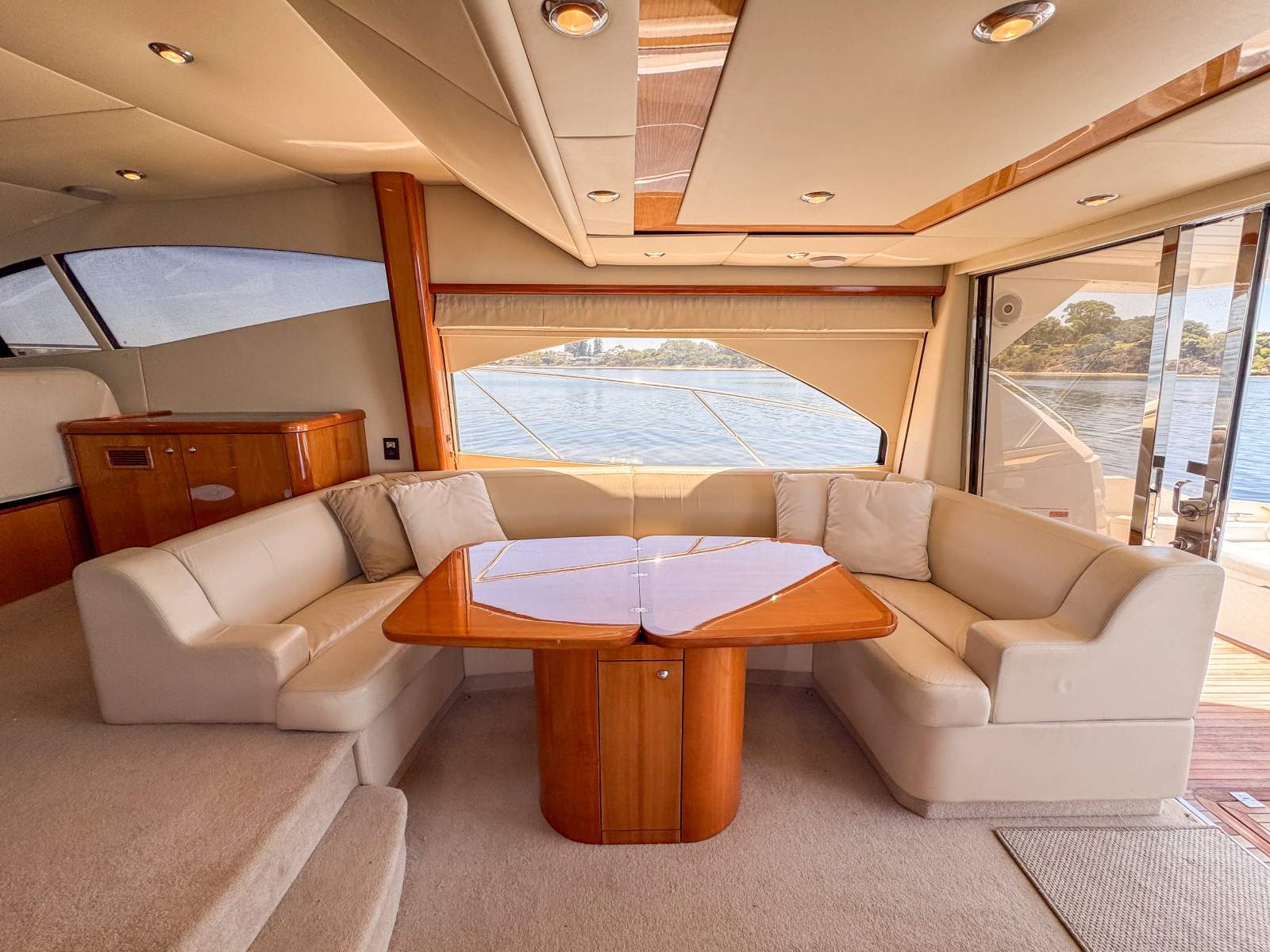2005 SUNSEEKER MANHATTAN 50 CRUISER