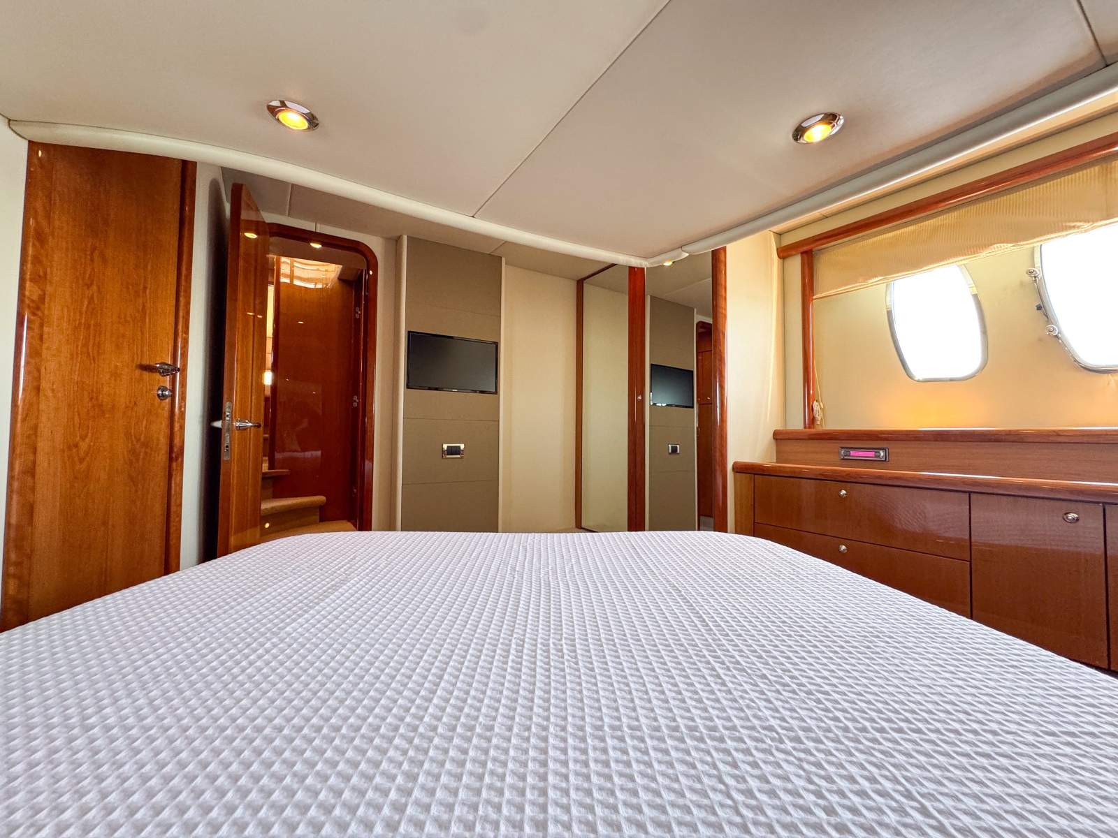 2005 SUNSEEKER MANHATTAN 50 CRUISER
