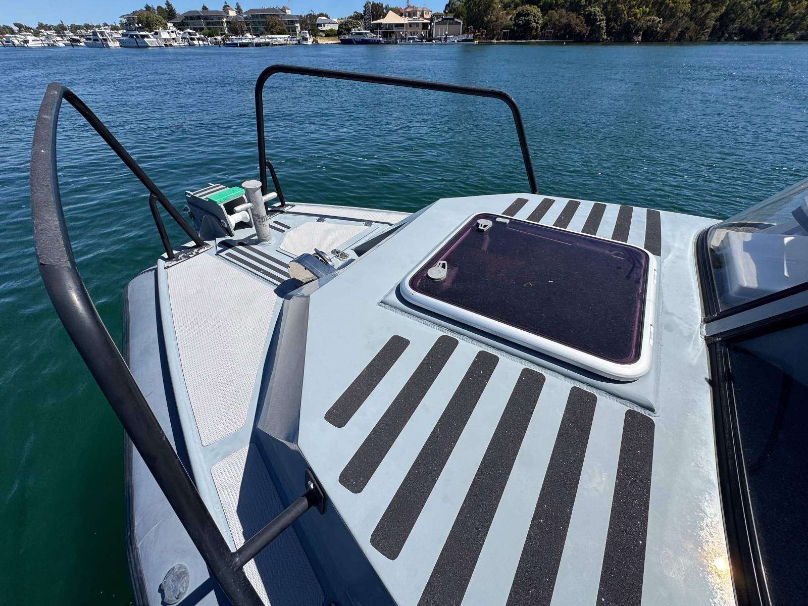 2000 NAIAD 5.8 RIB