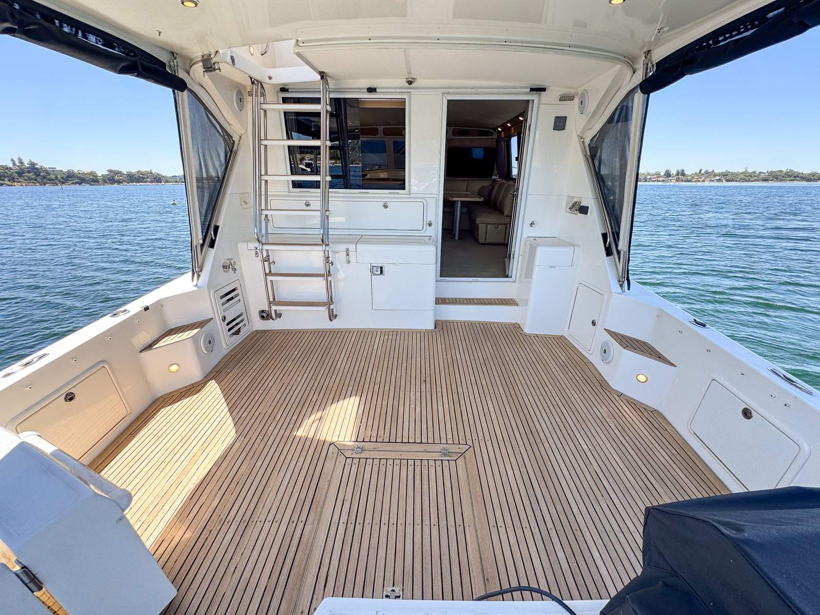 2009 RIVIERA 48 OFFSHORE EXPRESS SPORTS CRUISER