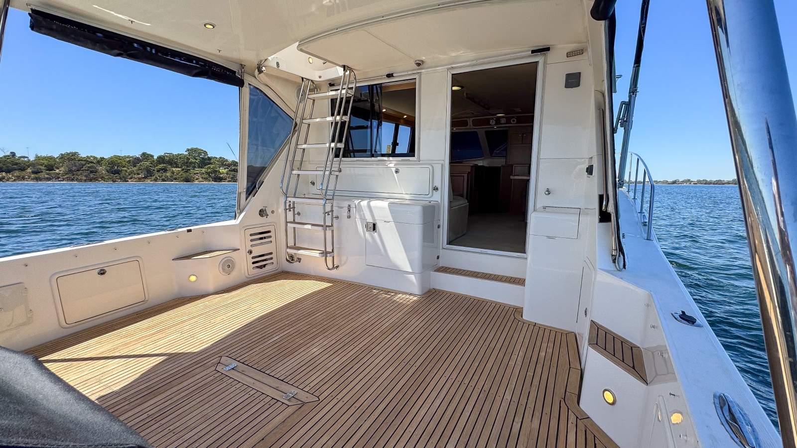 2009 RIVIERA 48 OFFSHORE EXPRESS SPORTS CRUISER