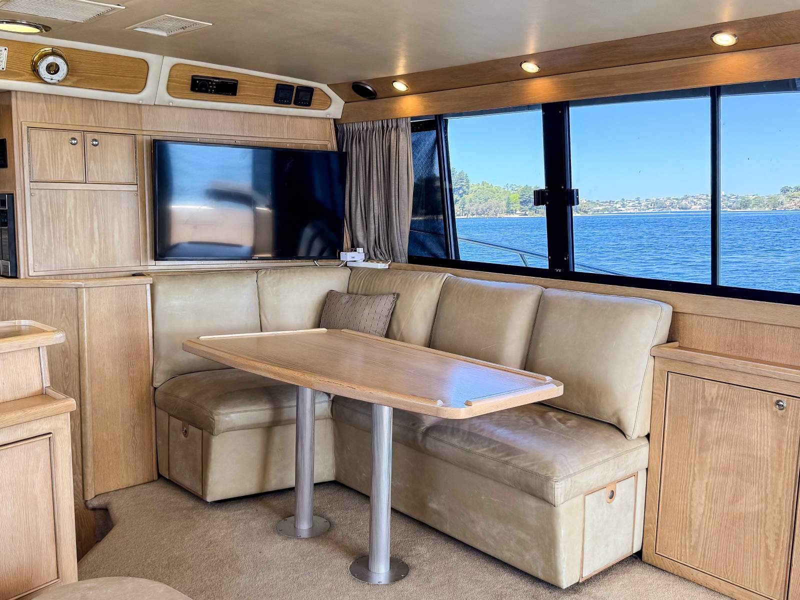 2009 RIVIERA 48 OFFSHORE EXPRESS SPORTS CRUISER
