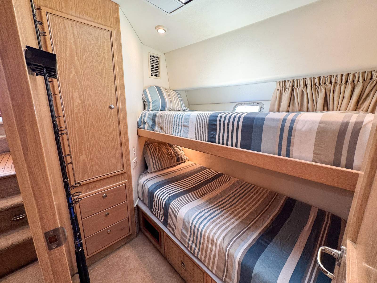2009 RIVIERA 48 OFFSHORE EXPRESS SPORTS CRUISER