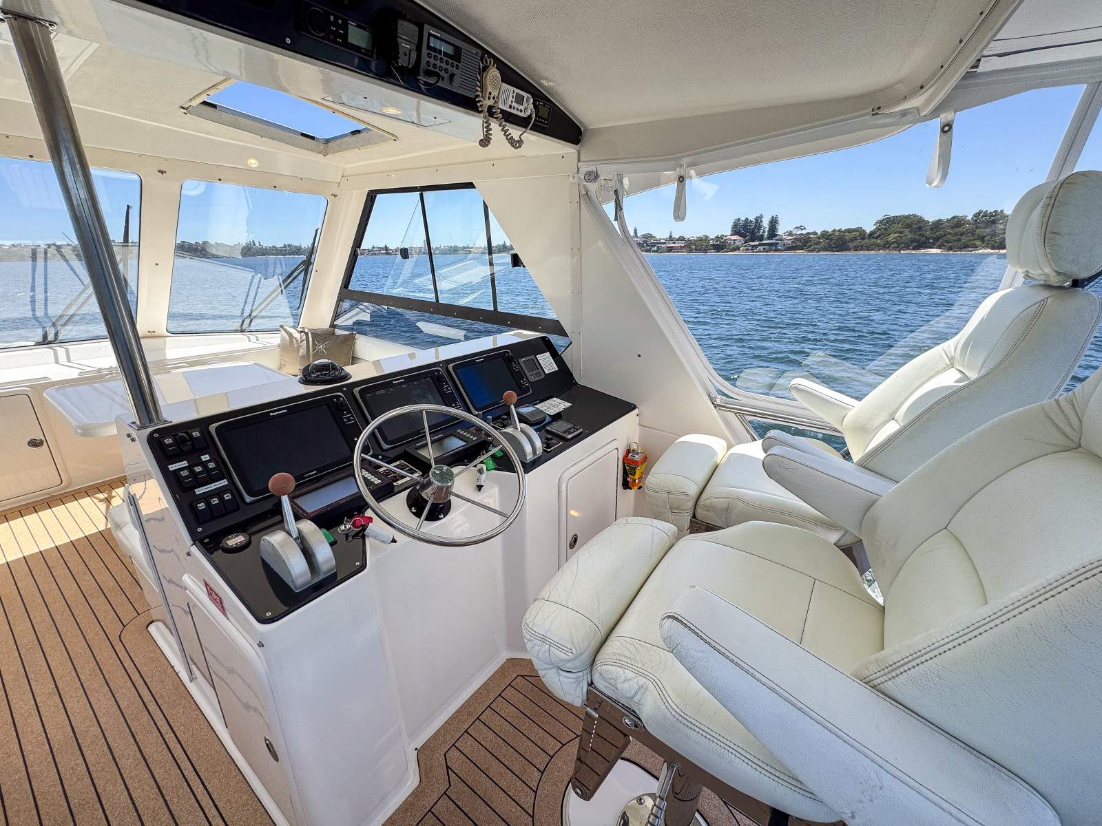 2009 RIVIERA 48 OFFSHORE EXPRESS SPORTS CRUISER