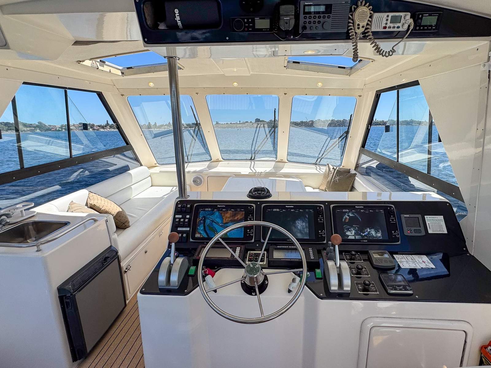 2009 RIVIERA 48 OFFSHORE EXPRESS SPORTS CRUISER