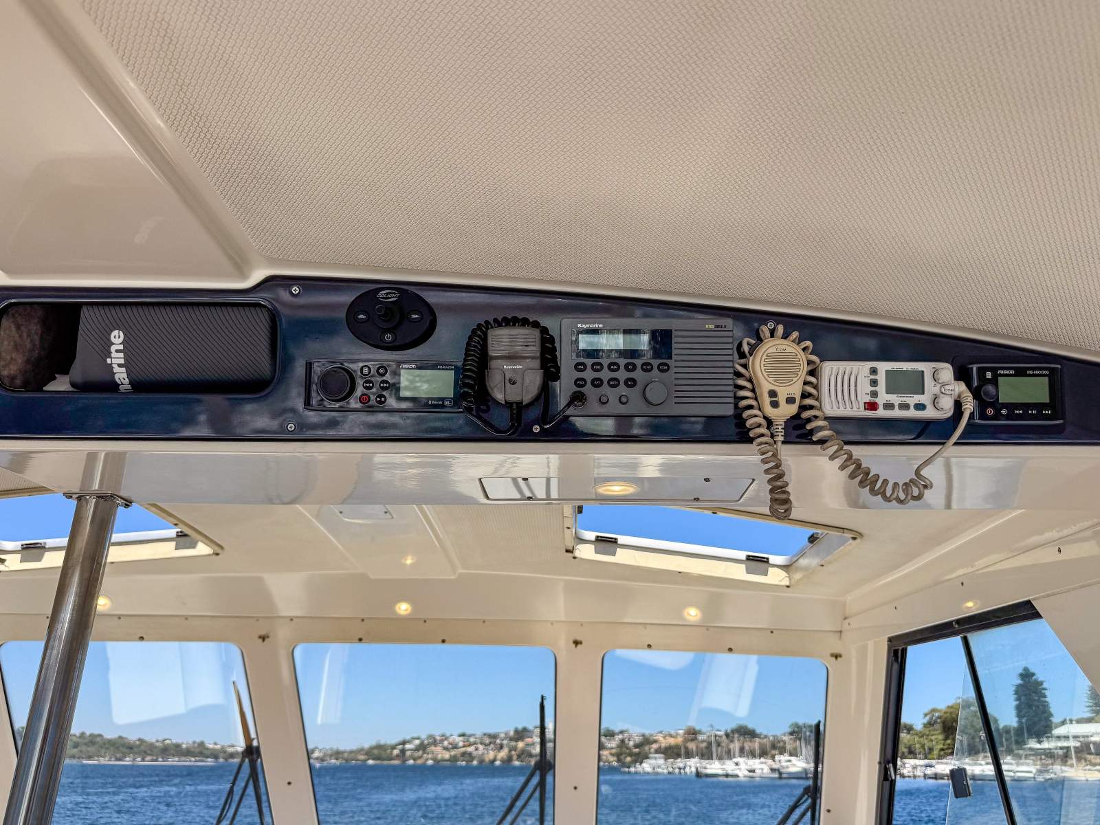 2009 RIVIERA 48 OFFSHORE EXPRESS SPORTS CRUISER