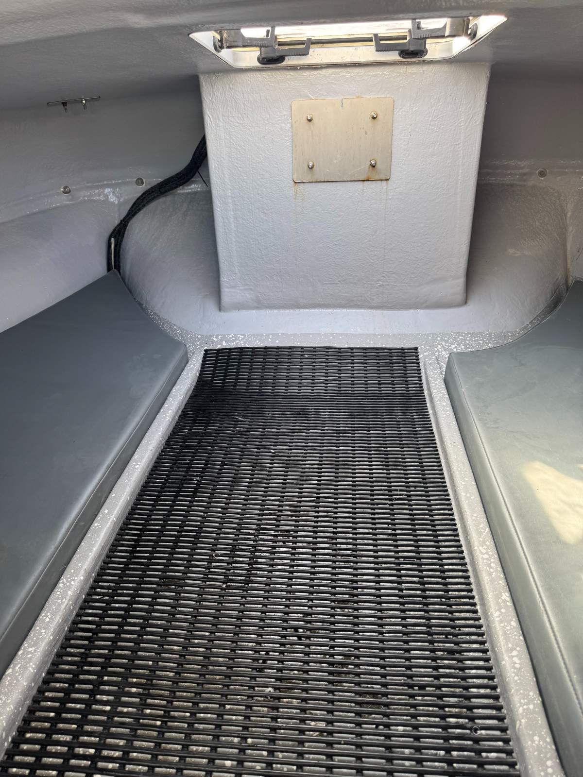 2007 LEISURECAT 8000 SPORT FISHER