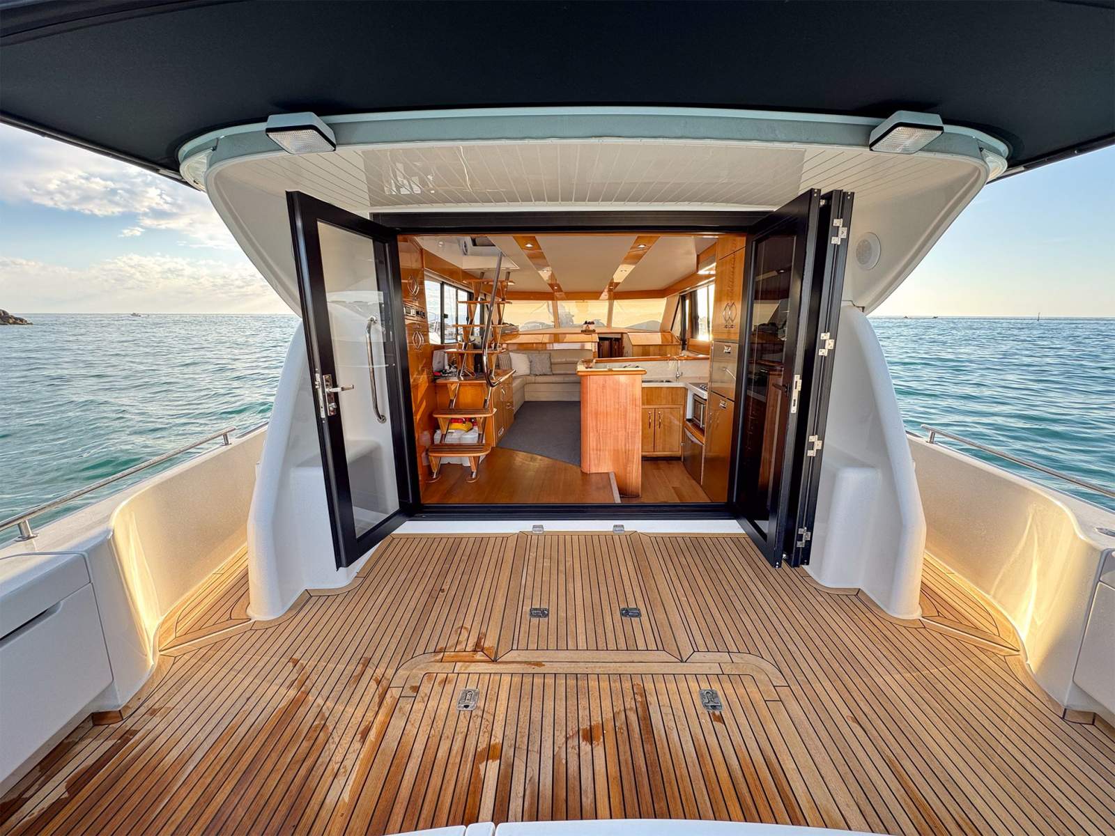2007 MARITIMO M48 MOTOR YACHT