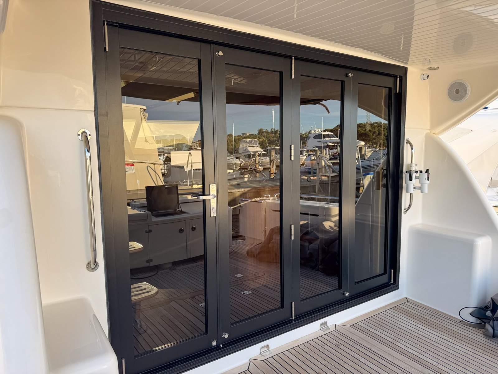 2007 MARITIMO M48 MOTOR YACHT