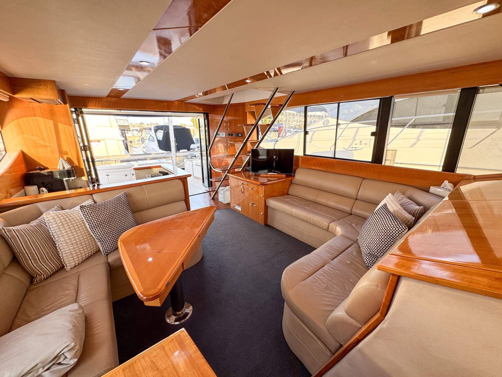 2007 MARITIMO M48 MOTOR YACHT