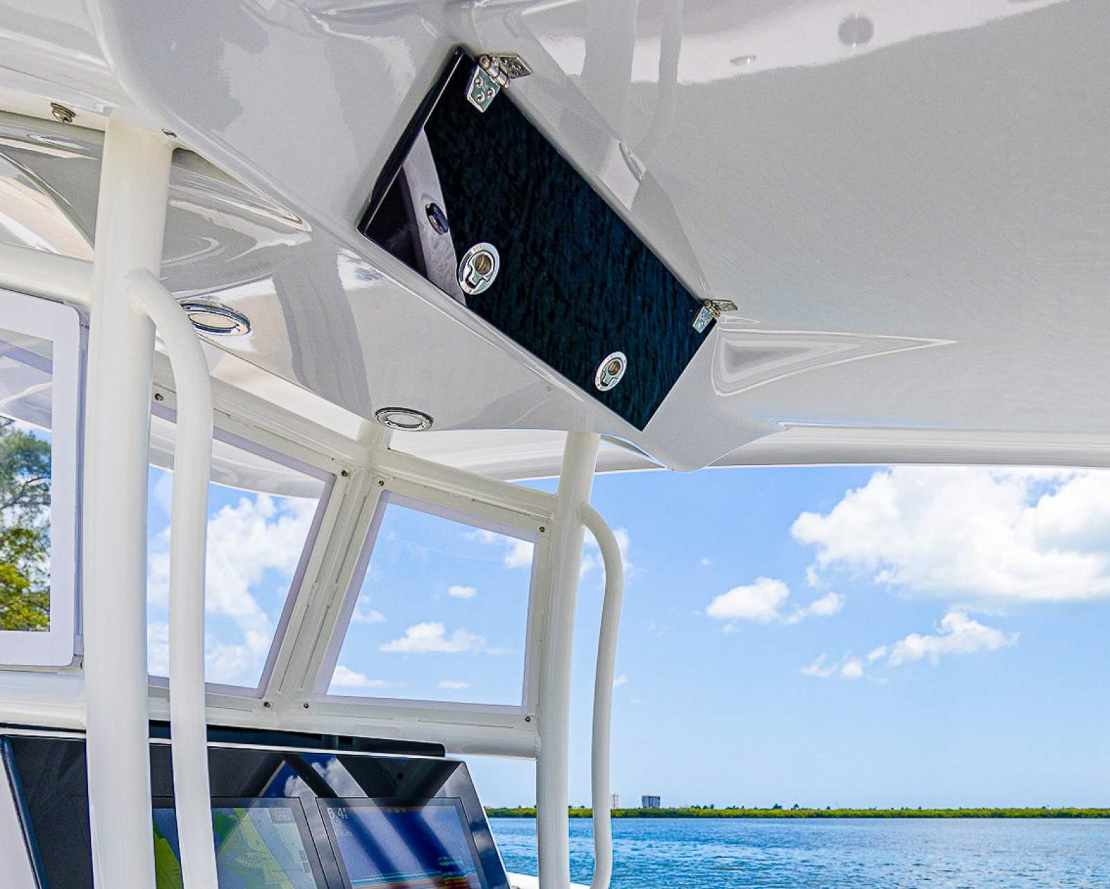 2026 TWIN VEE GFX2 240 CENTRE CONSOLE