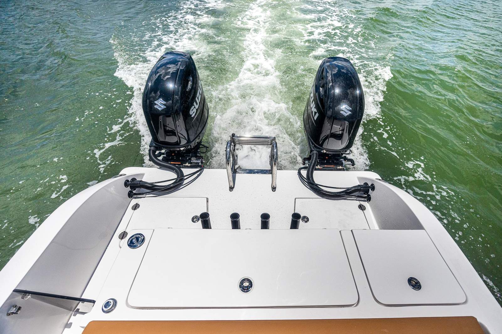 2026 TWIN VEE GFX2 240 CENTRE CONSOLE