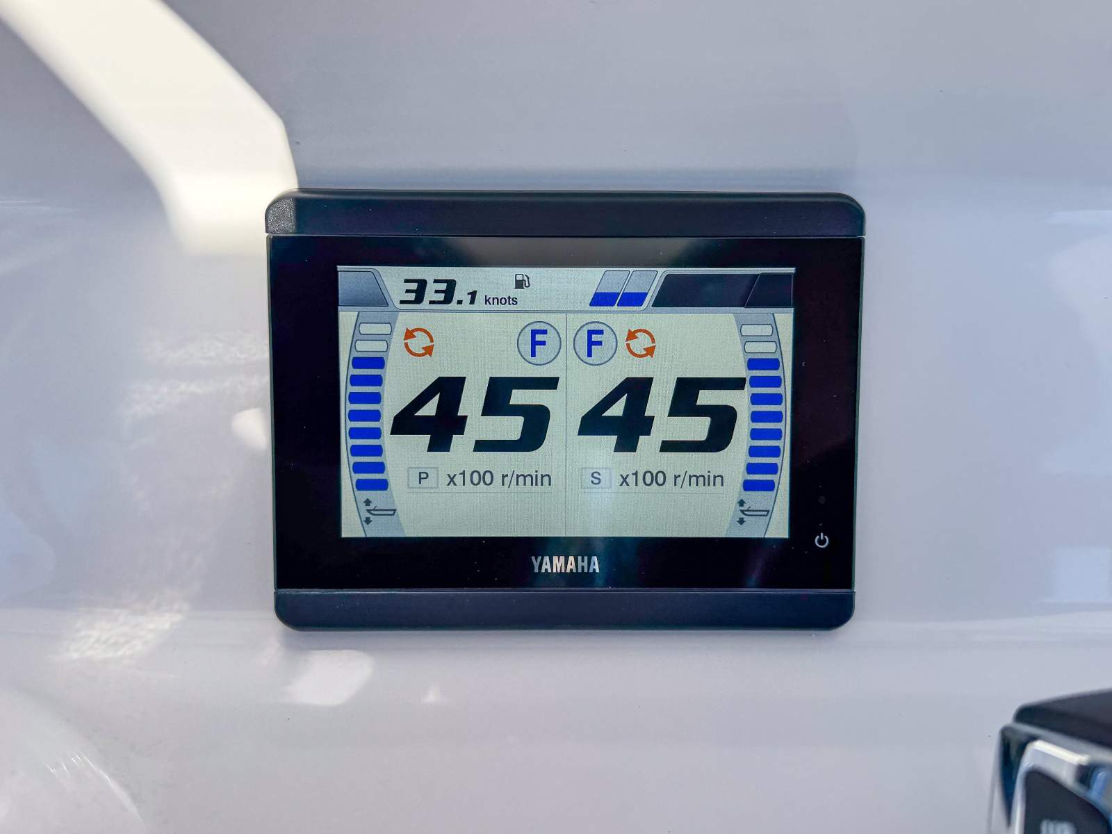 2026 TWIN VEE GFX2 280 CENTRE CONSOLE