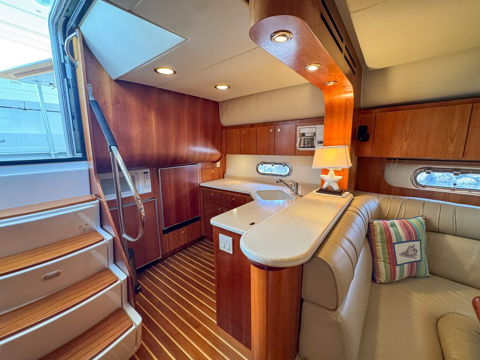 2001 TIARA 5200 EXPRESS CRUISER