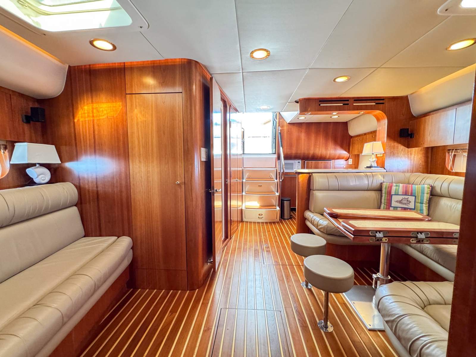 2001 TIARA 5200 EXPRESS CRUISER