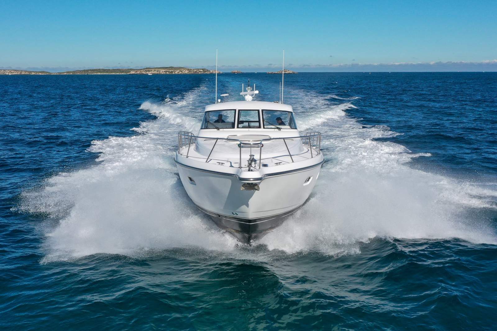 2001 TIARA 5200 EXPRESS CRUISER