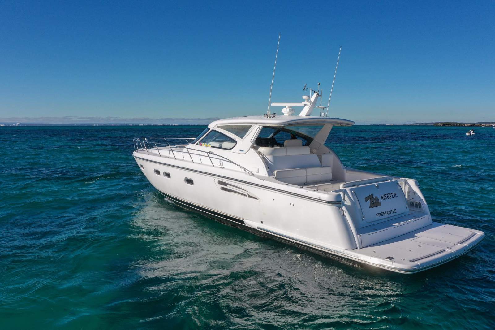 2001 TIARA 5200 EXPRESS CRUISER