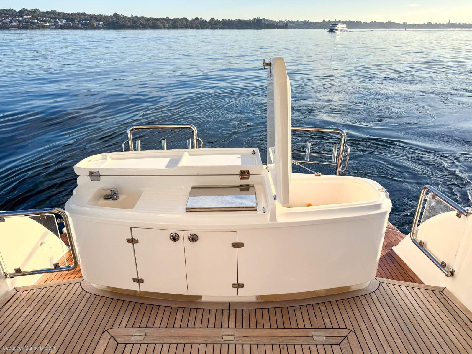 2008 MARITIMO M52 MOTORYACHT