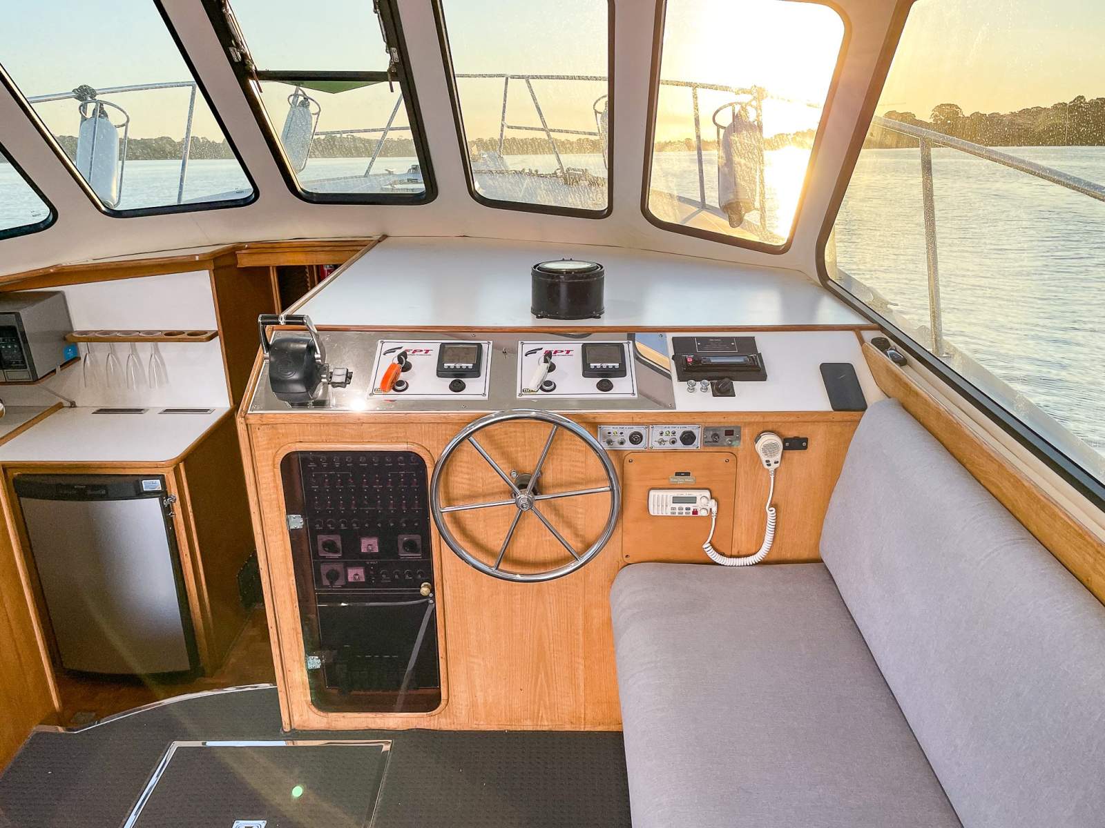 RANDELL 41 MK II FLYBRIDGE CRUISER