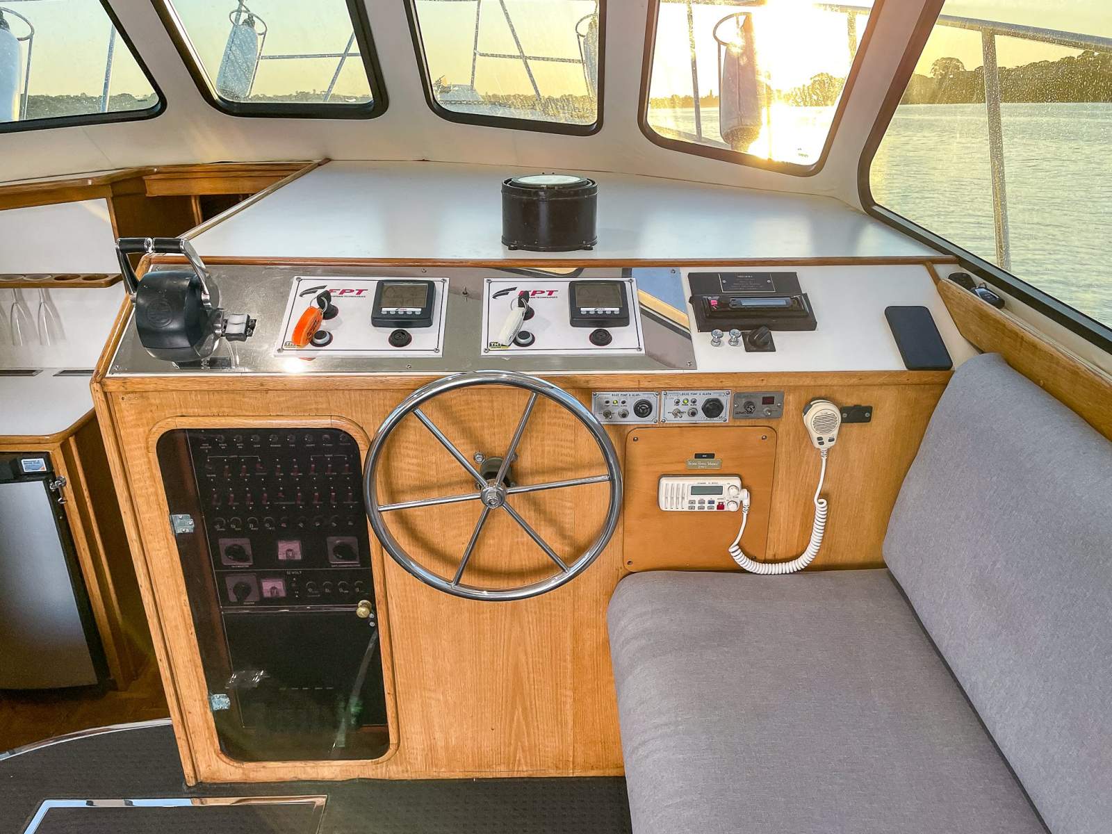 RANDELL 41 MK II FLYBRIDGE CRUISER