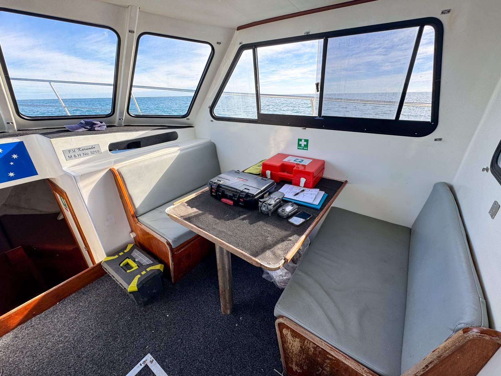 1989 CONQUEST 48 CRUISER