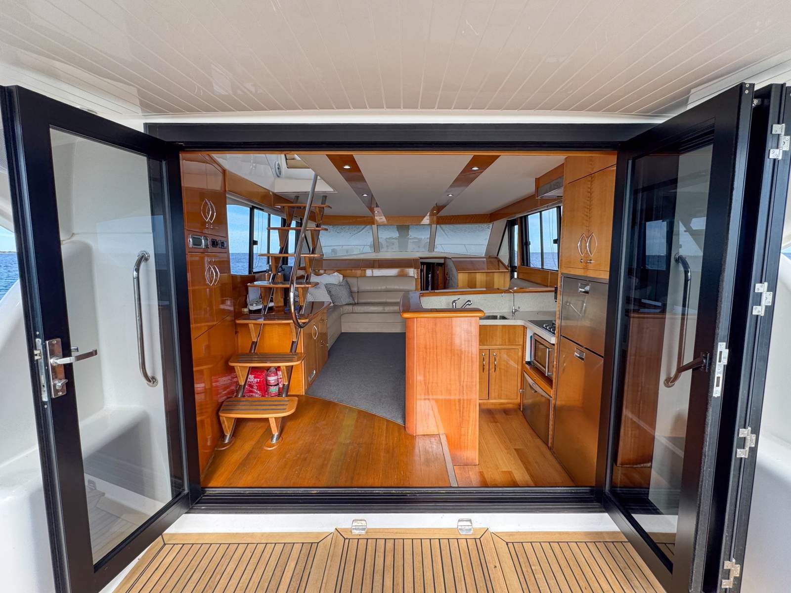 2007 MARITIMO M48 MOTOR YACHT