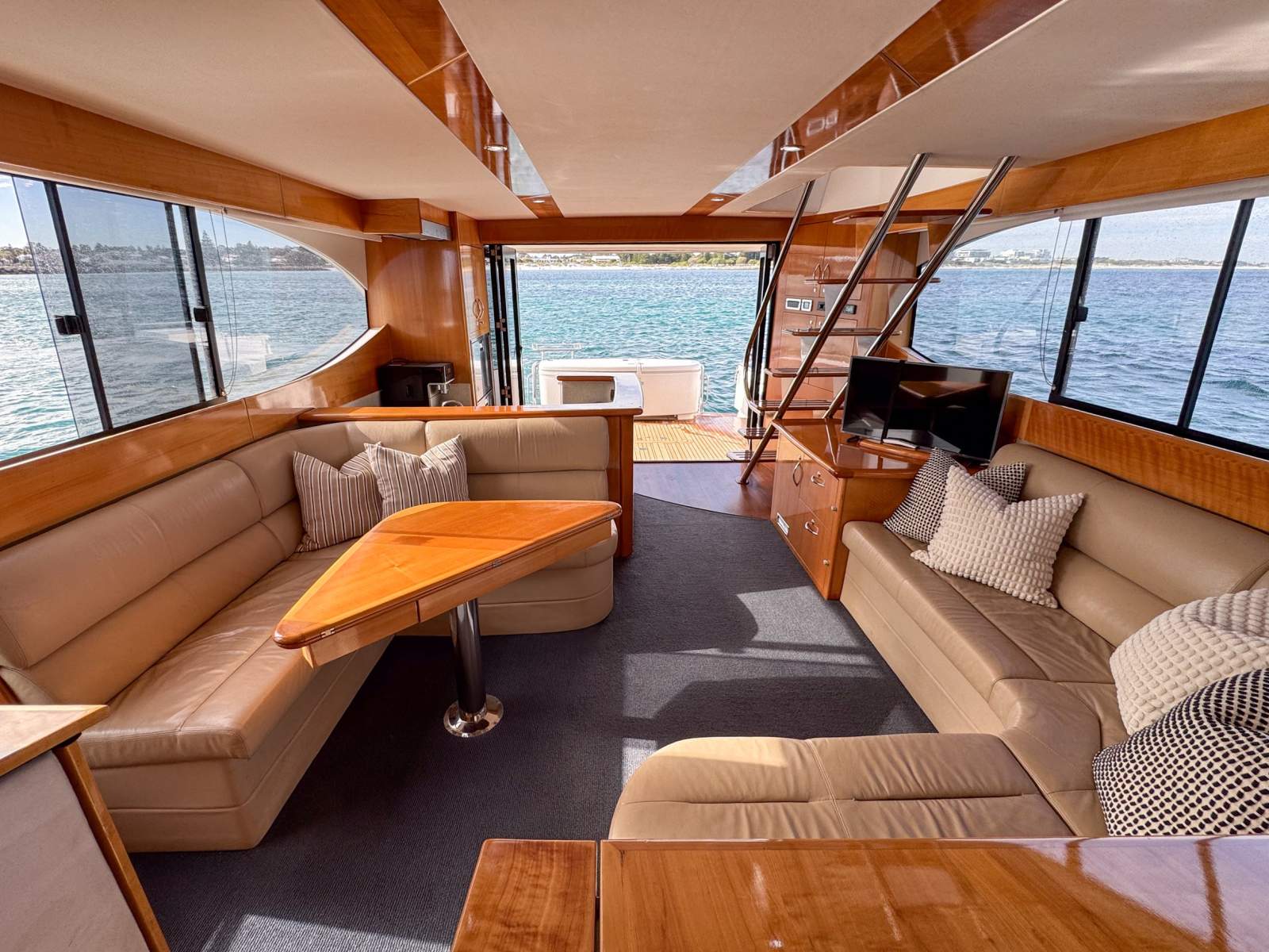 2007 MARITIMO M48 MOTOR YACHT