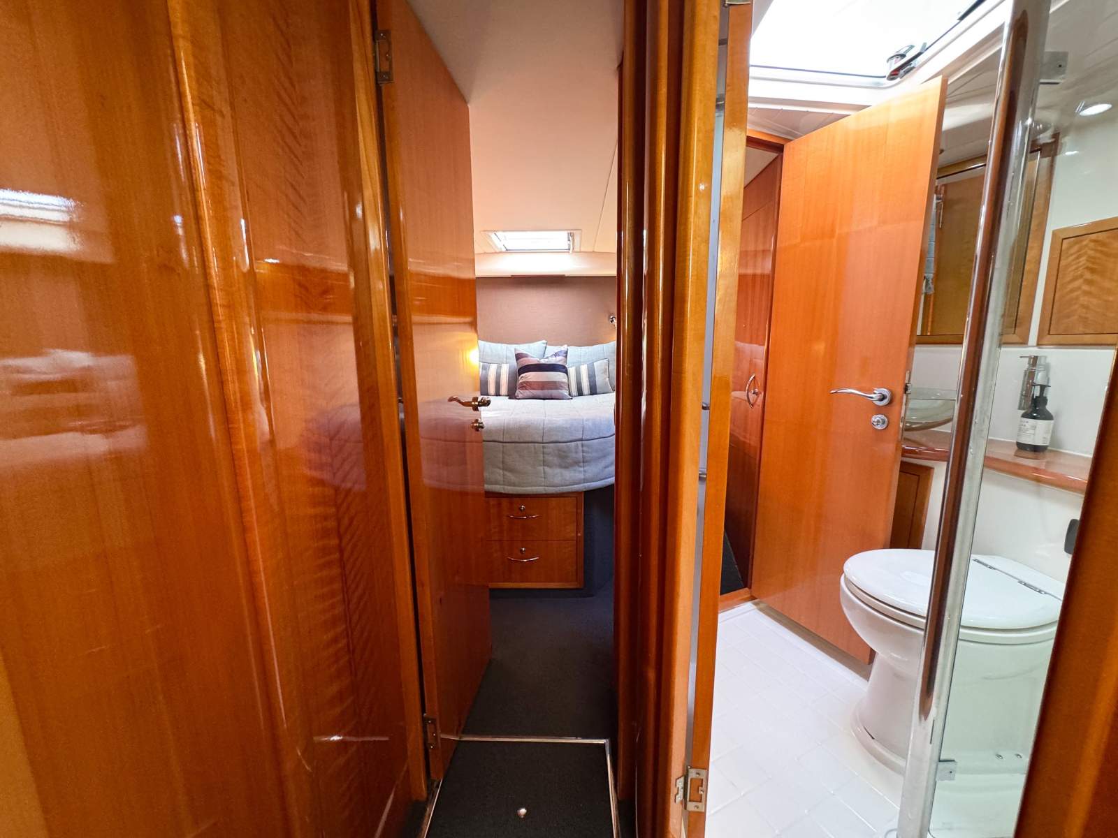 2007 MARITIMO M48 MOTOR YACHT