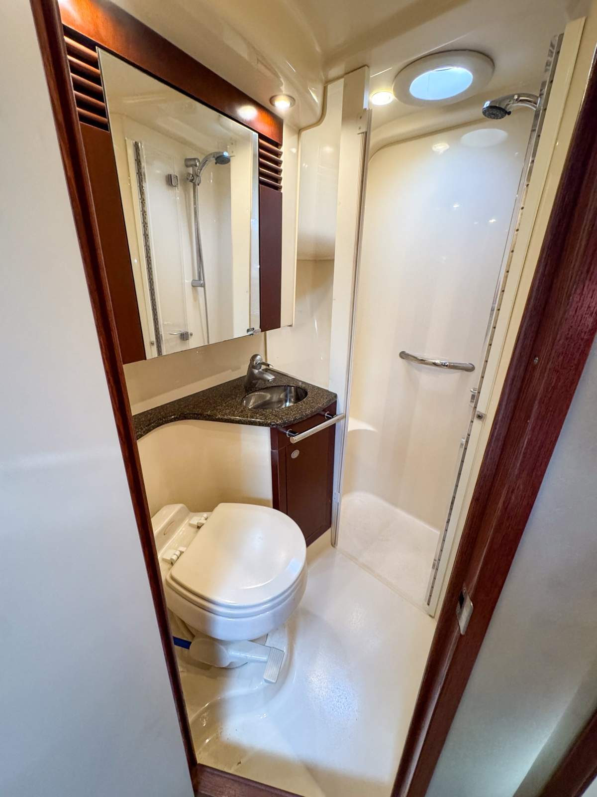 2006 SEA RAY 44 SEDAN BRIDGE SPORT YACHT