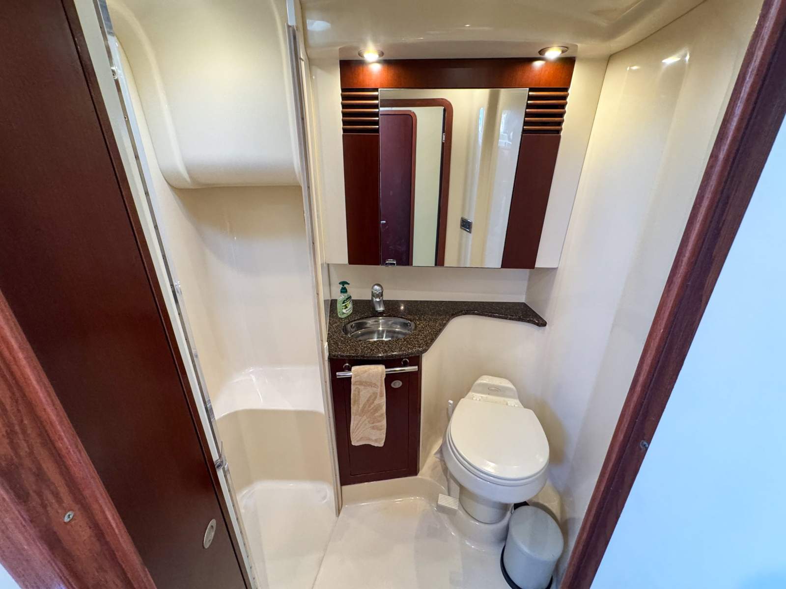 2006 SEA RAY 44 SEDAN BRIDGE SPORT YACHT