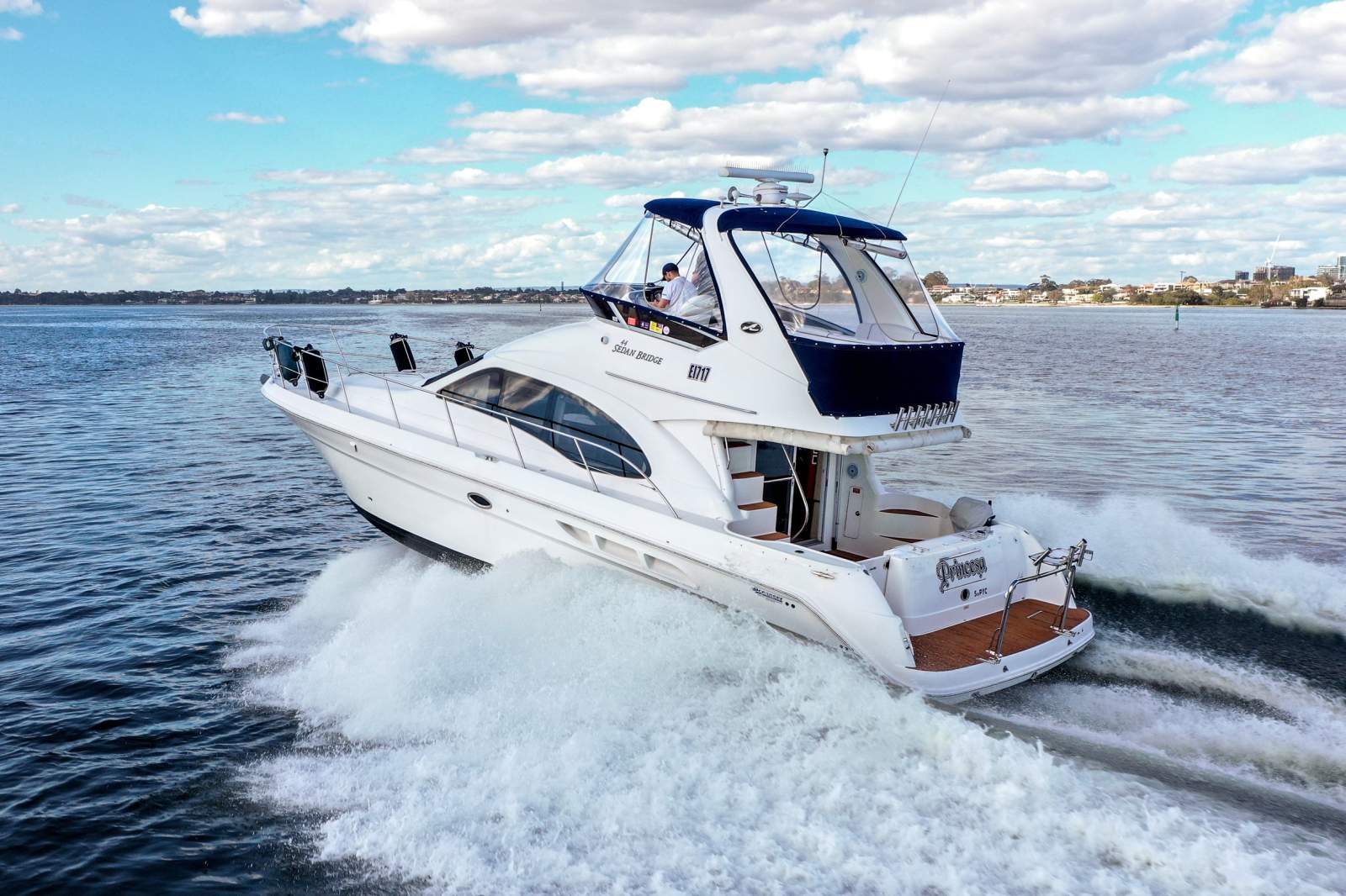 2006 SEA RAY 44 SEDAN BRIDGE SPORT YACHT