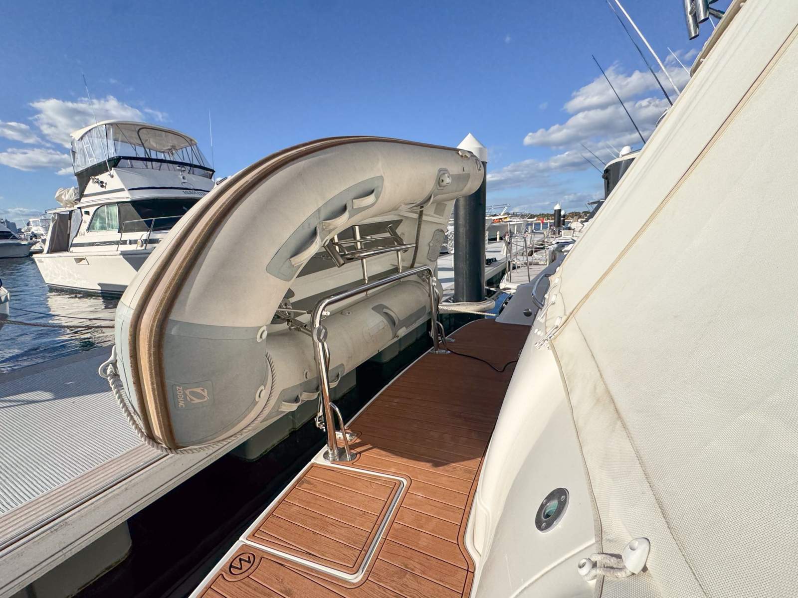2006 SEA RAY 44 SEDAN BRIDGE SPORT YACHT