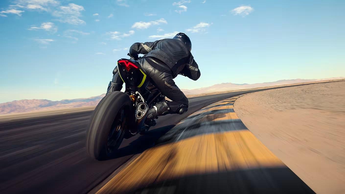 2025 TRIUMPH SPEED TRIPLE 1200 RS ROAD
