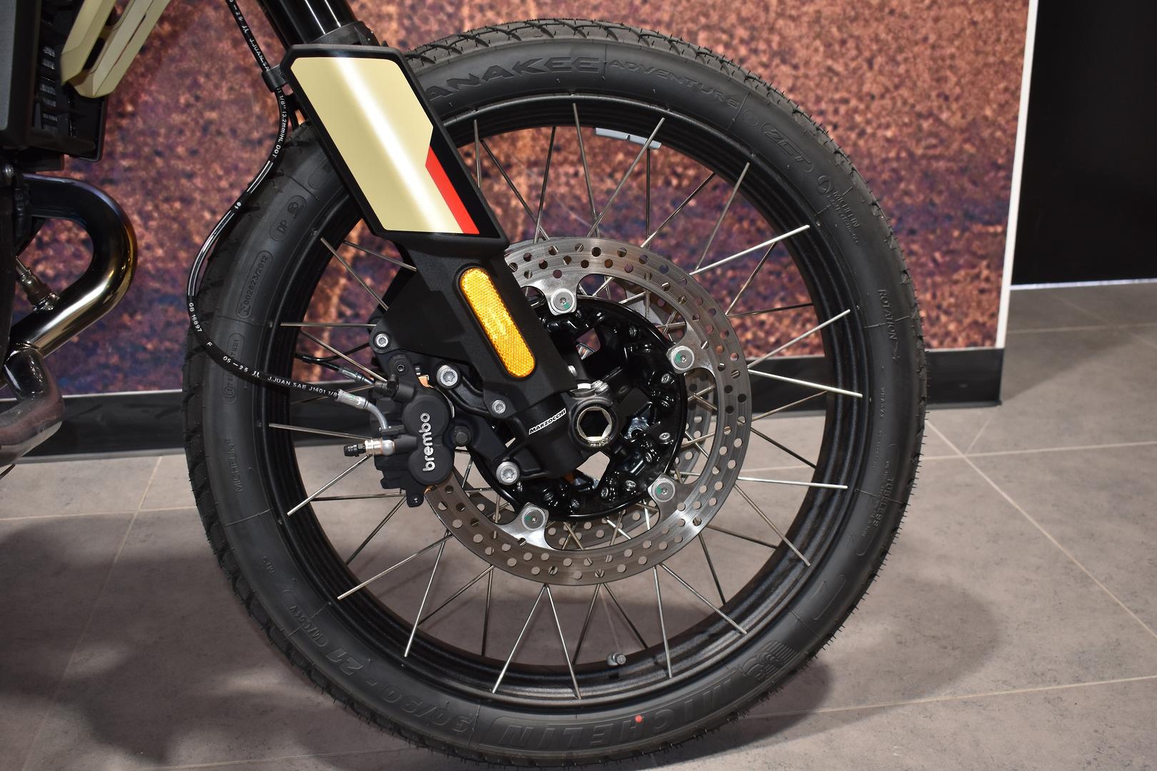 2025 BMW R 12 G/S DUAL SPORTS