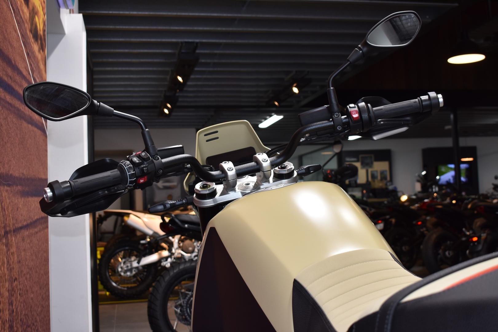 2025 BMW R 12 G/S DUAL SPORTS