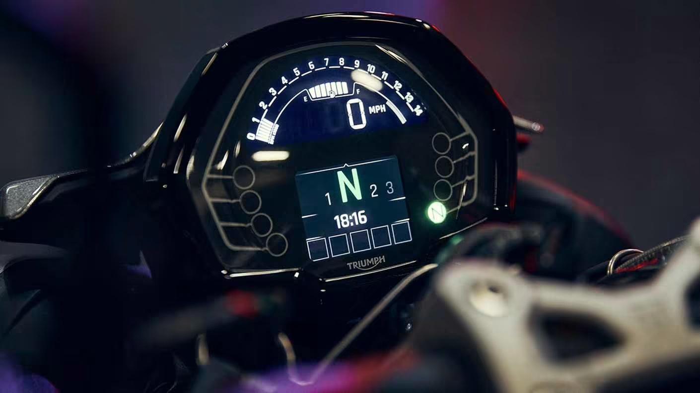 2025 TRIUMPH STREET TRIPLE R ROAD