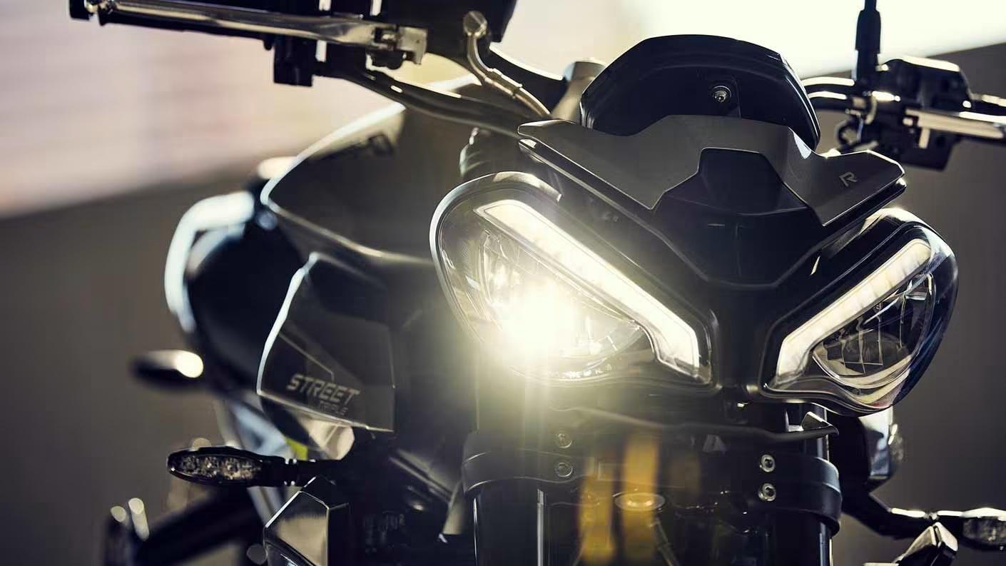 2025 TRIUMPH STREET TRIPLE R ROAD
