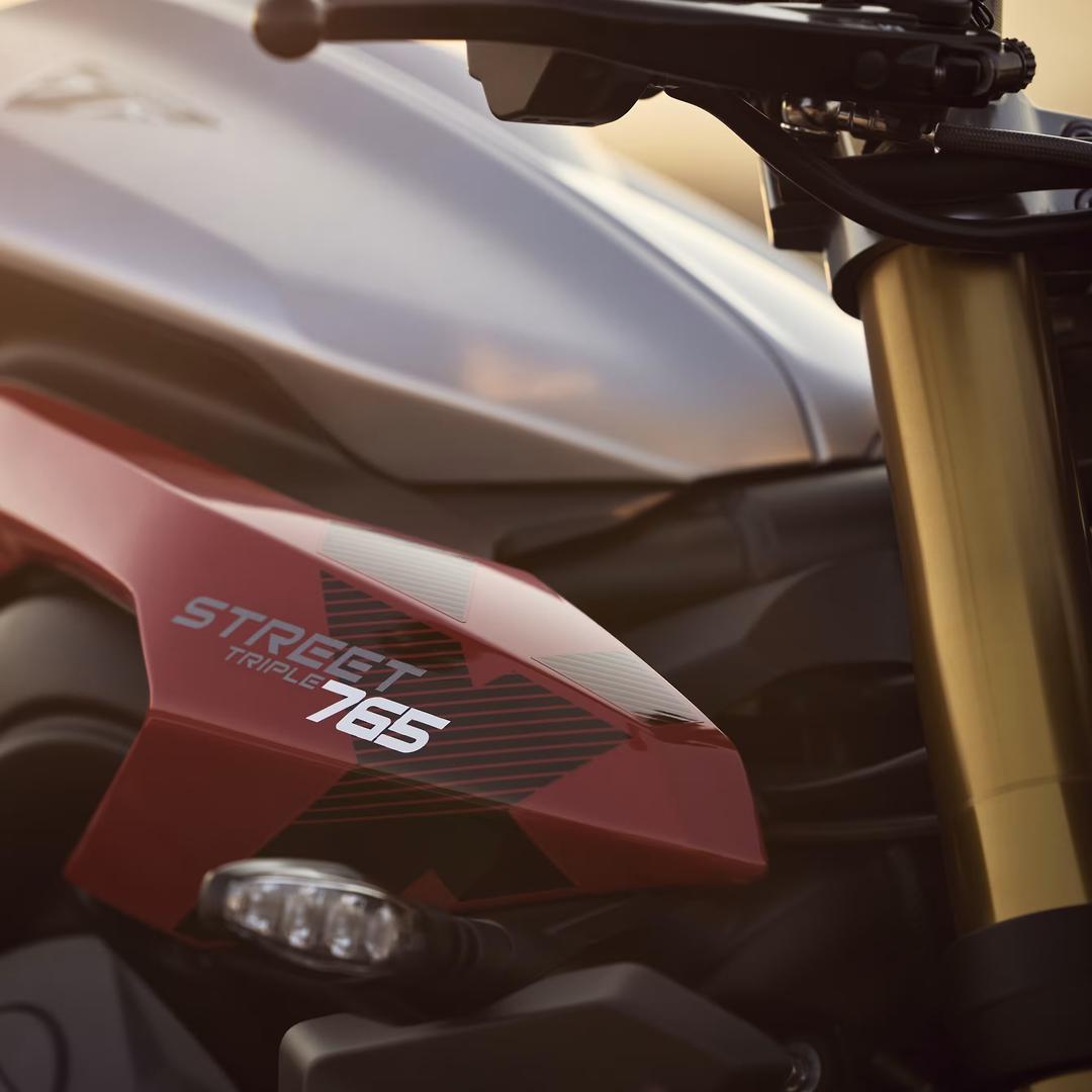 2025 TRIUMPH STREET TRIPLE RX SPORTS