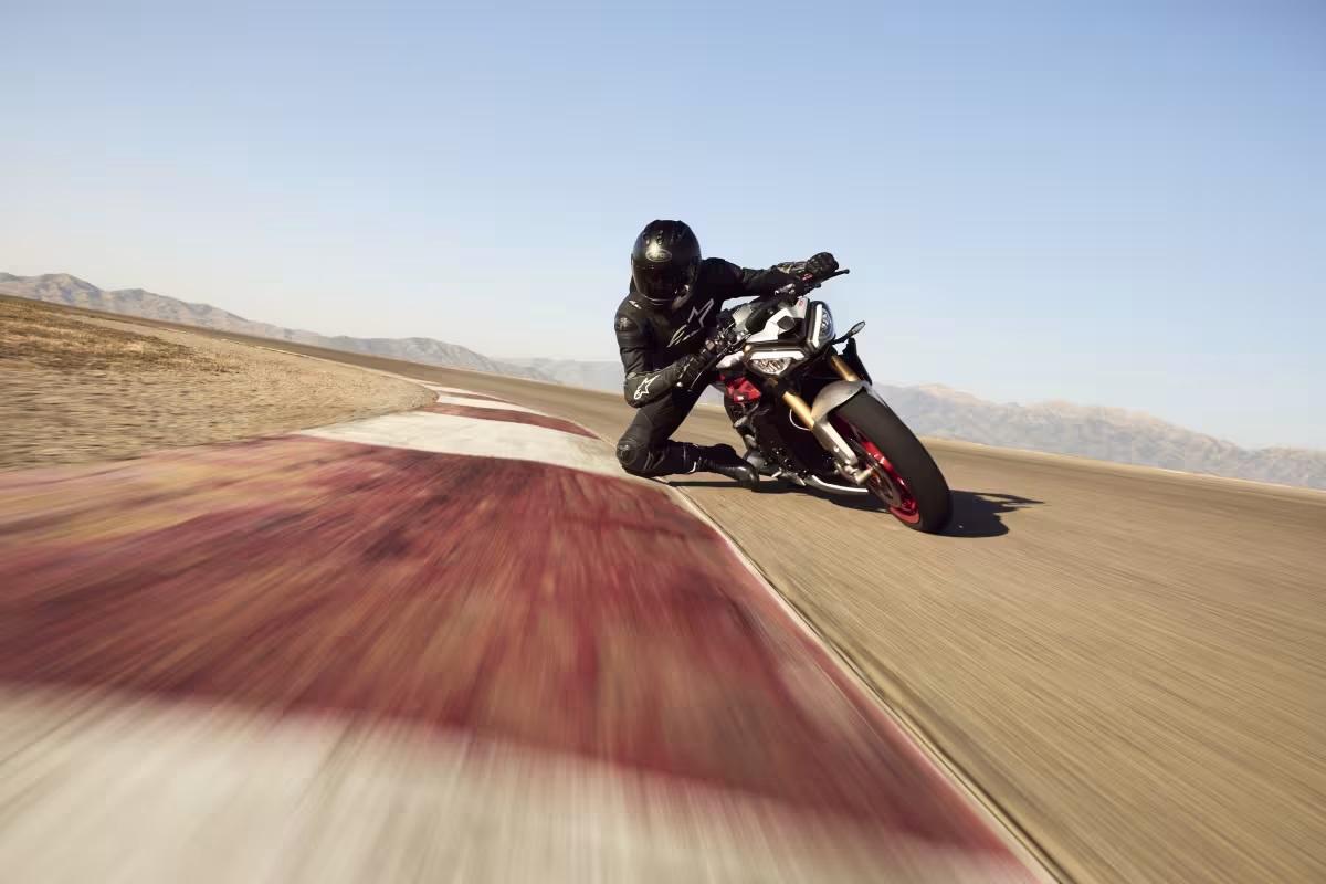 2025 TRIUMPH STREET TRIPLE RX SPORTS