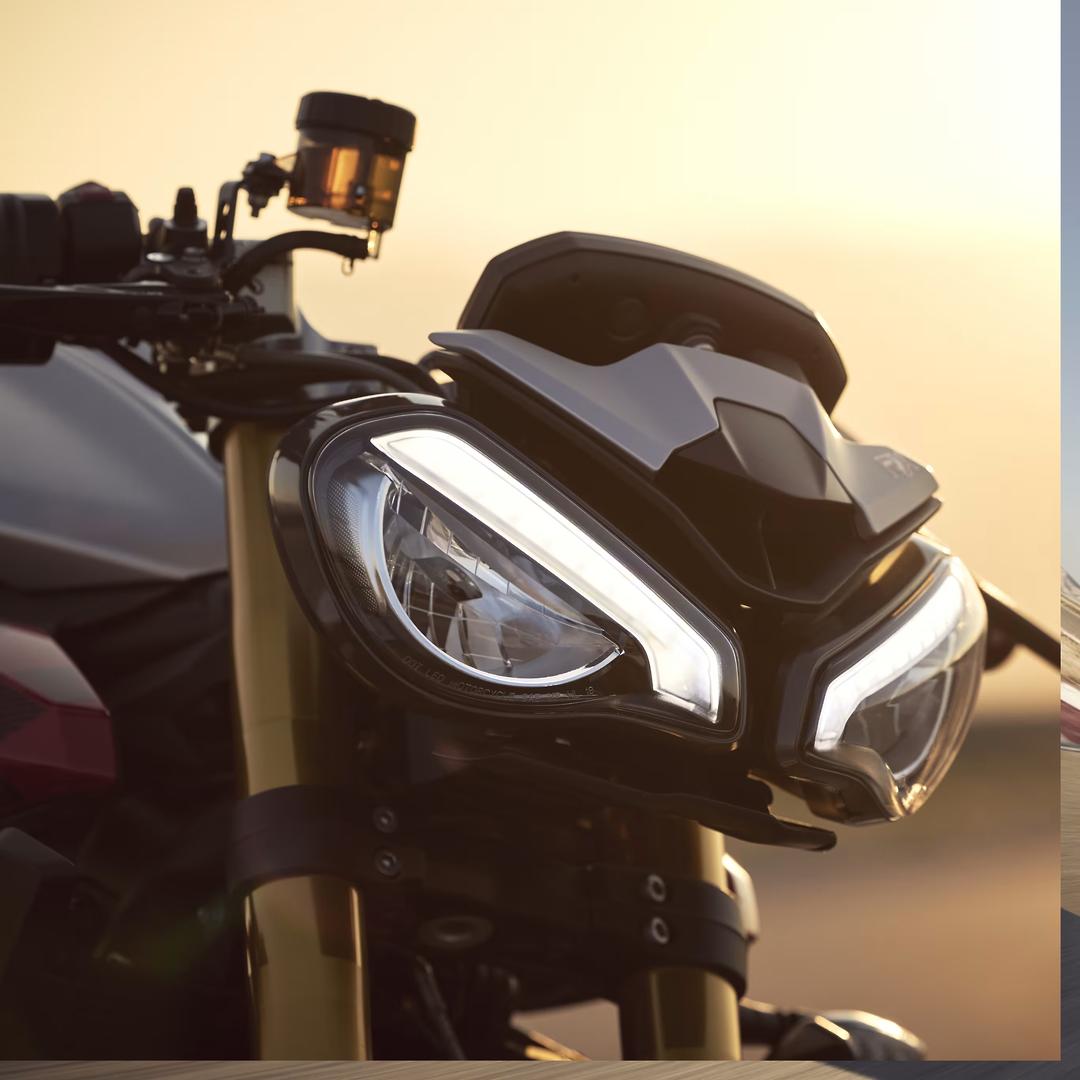 2025 TRIUMPH STREET TRIPLE RX SPORTS