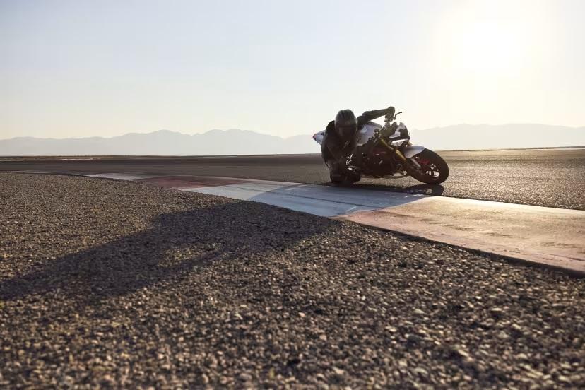 2025 TRIUMPH STREET TRIPLE RX SPORTS