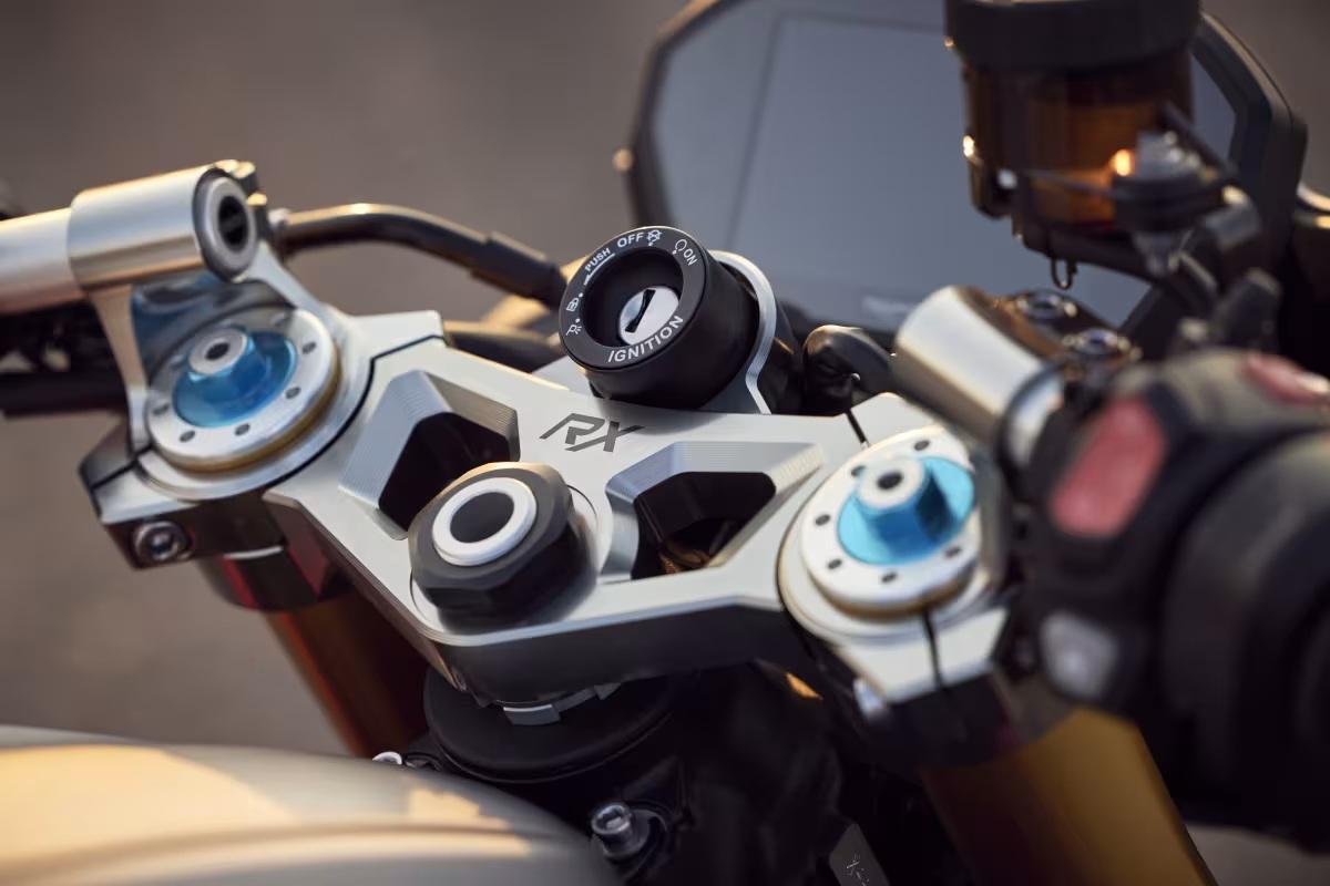 2025 TRIUMPH STREET TRIPLE RX SPORTS