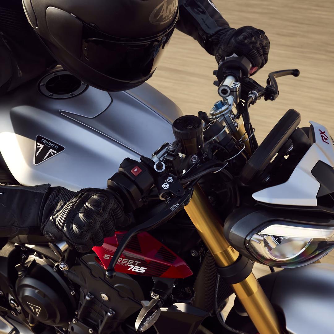 2025 TRIUMPH STREET TRIPLE RX SPORTS