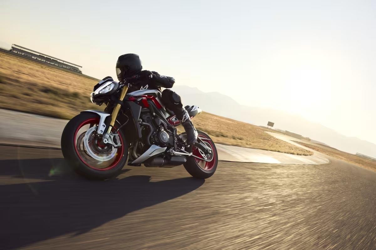 2025 TRIUMPH STREET TRIPLE RX SPORTS