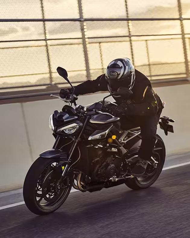 2025 TRIUMPH STREET TRIPLE RS ROAD