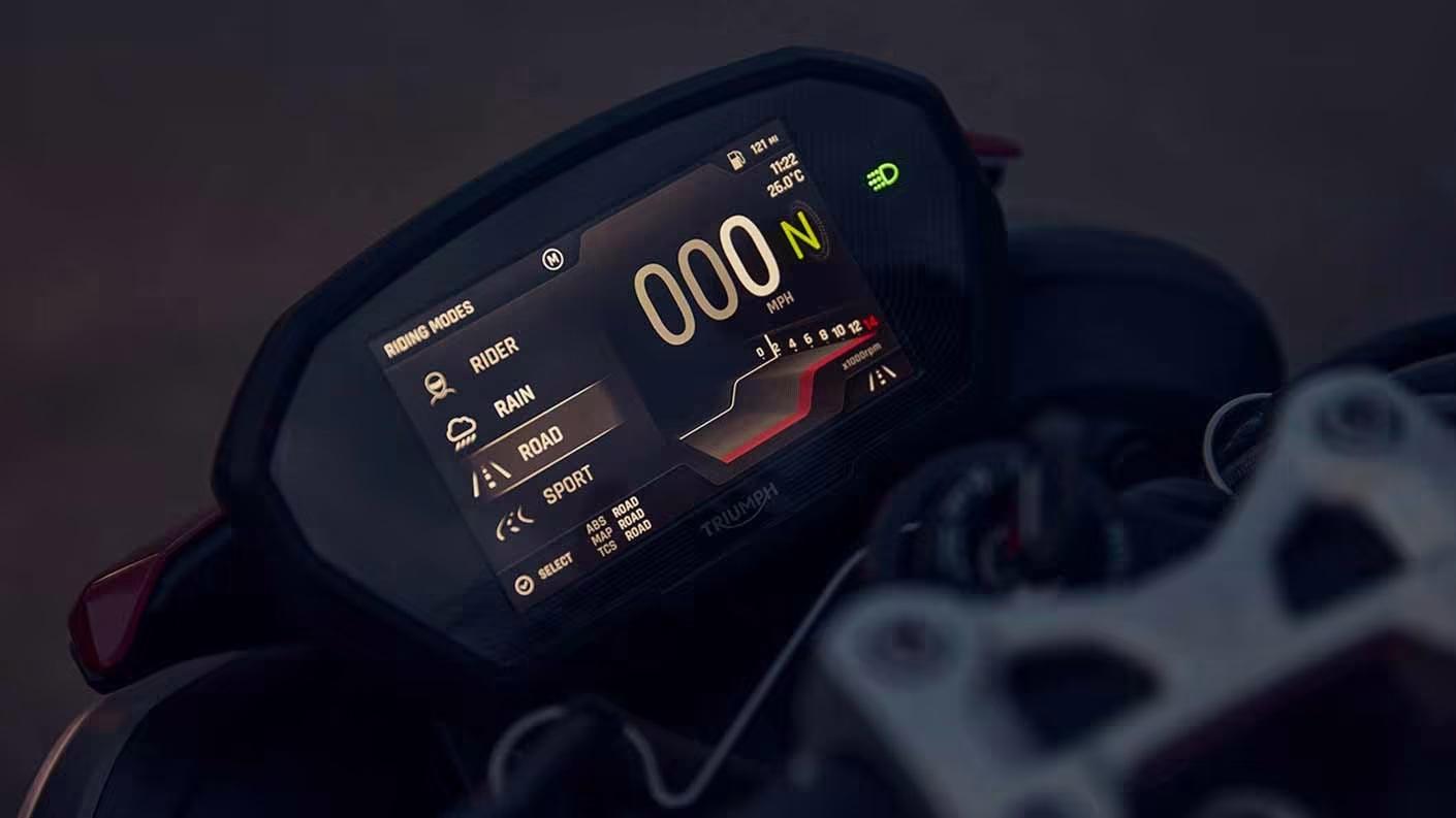 2025 TRIUMPH STREET TRIPLE RS ROAD