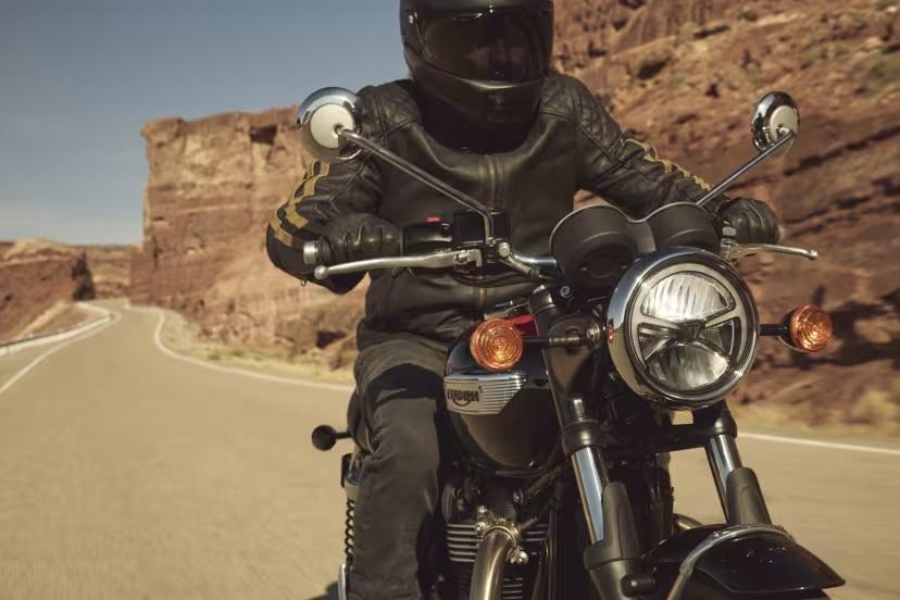 2025 TRIUMPH BONNEVILLE T100 ROAD