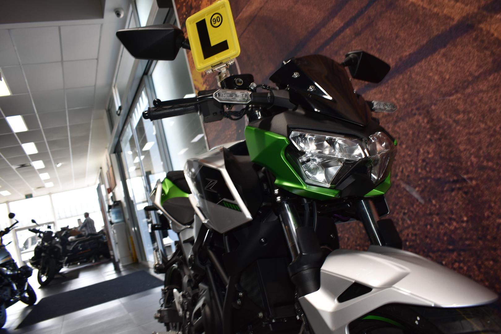 2025 KAWASAKI NINJA e-1 SPORTS