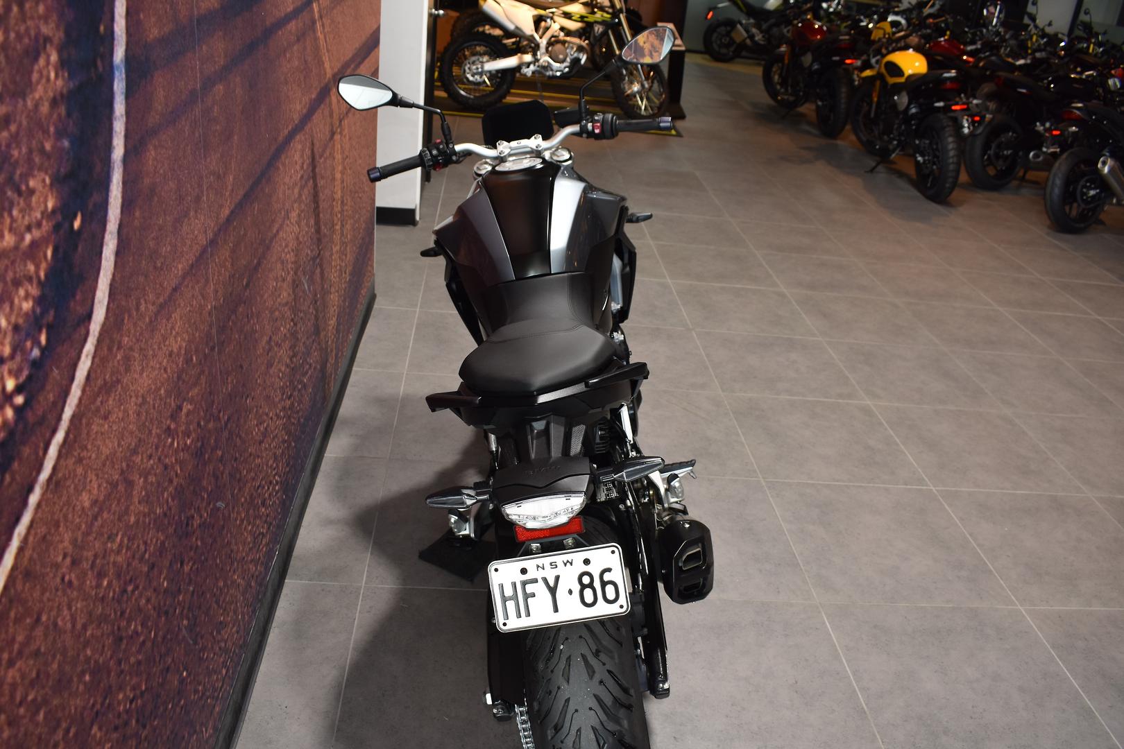 2022 BMW F 900 R ROAD